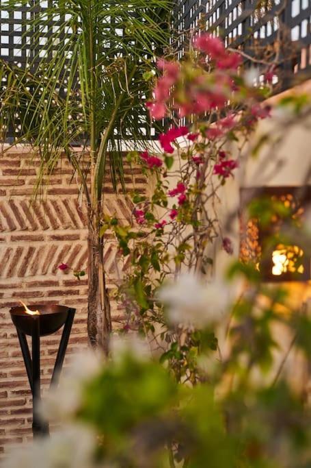 Riad Miloud En Exclusivite 10 P Au Coeur De La Medina Marrakesh Esterno foto