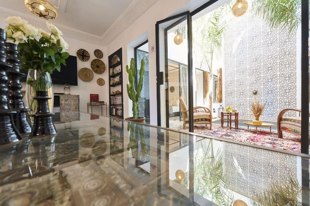 Riad Miloud En Exclusivite 10 P Au Coeur De La Medina Marrakesh Esterno foto